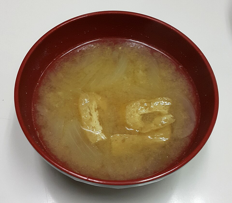 おわんに入ったみそ汁